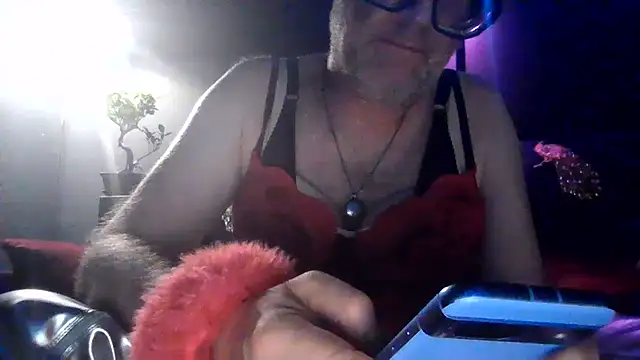 Snapshot of biffboff123 chatting on 07-12-26, 11:27 biffboff123 online show from 07-12-26, 11:27