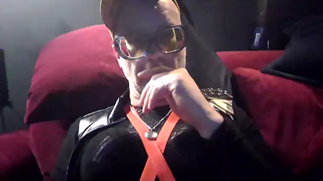 Snapshot of biffboff123 chatting on 05-25-26, 03:06 biffboff123 online show from 05-25-26, 03:06