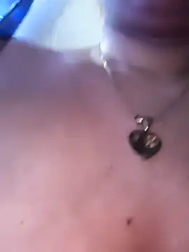 florecita9 online show from 04-16-26, 03:57