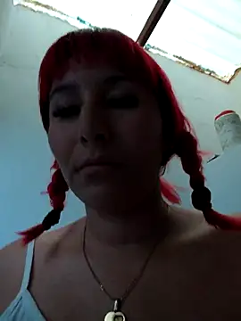 florecita9 online show from 05-13-26, 04:47