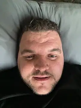 Snapshot of Mikey-HH chatting on 12-10-24, 04:17 Mikey-HH online show from 12-10-24, 04:17