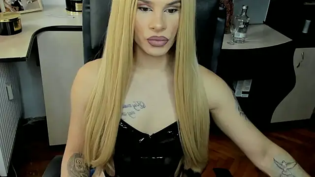 EvelynLexy online show from 10-07-25, 08:37