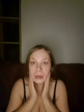 katiestevens online show from 12-04-25, 09:47