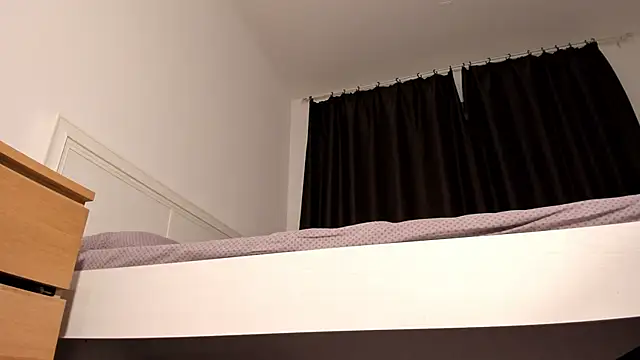 lola forever online show from 10-08-25, 10:54