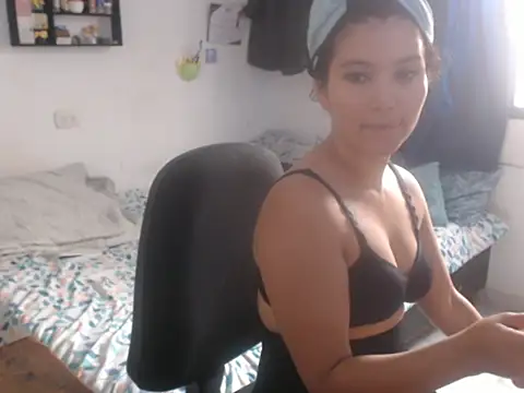 HannaKlein online show from 01-14-26, 01:59