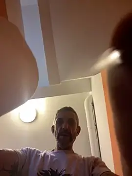 Snapshot of chris_sbh chatting on 01-30-25, 04:02 chris sbh online show from 01-30-25, 04:02