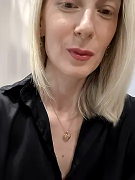 AvelinaLeoni online show from 12-19-25, 07:00