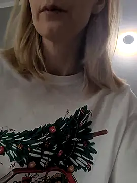 Snapshot of AvelinaLeoni chatting on 02-19-26, 06:32 AvelinaLeoni online show from 02-19-26, 06:32