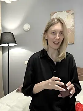 Snapshot of AvelinaLeoni chatting on 10-07-25, 07:09 AvelinaLeoni online show from 10-07-25, 07:09