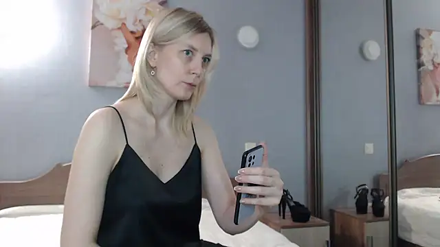 Snapshot of AvelinaLeoni chatting on 03-14-25, 05:59 AvelinaLeoni online show from 03-14-25, 05:59