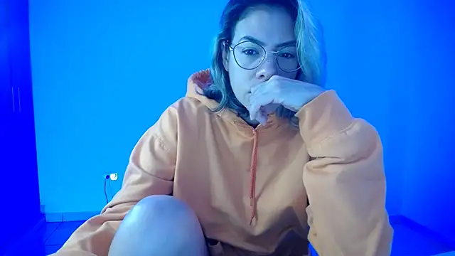 candydowson1 online show from 11-26-25, 11:54