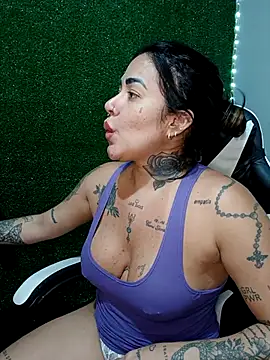 Snapshot of exquentadamay chatting on 10-13-25, 06:31 exquentadamay online show from 10-13-25, 06:31