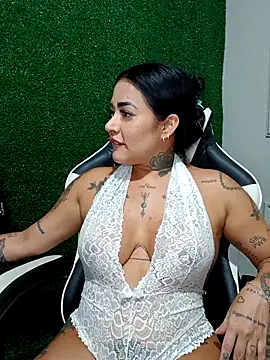 Snapshot of exquentadamay chatting on 10-06-25, 02:51 exquentadamay online show from 10-06-25, 02:51