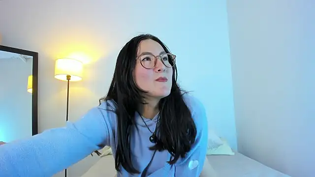 Elle Lee  online show from 03-07-26, 12:50