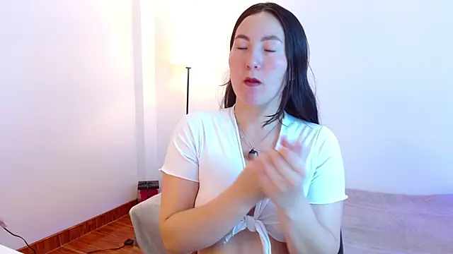 Snapshot of Elle_Lee_ chatting on 07-09-26, 03:11 Elle Lee online show from 07-09-26, 03:11
