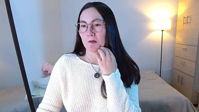 Elle Lee  online show from 03-29-26, 05:31