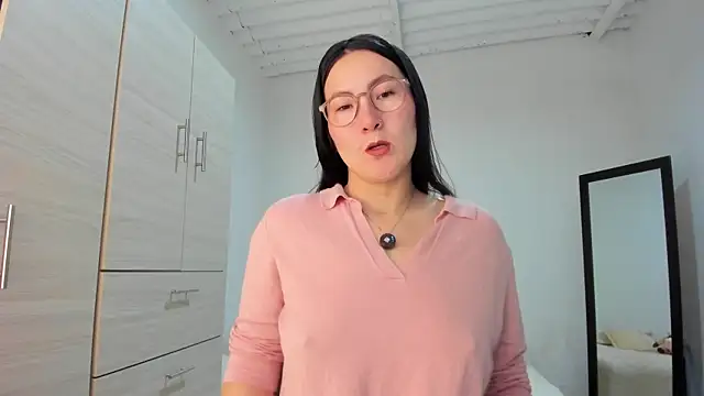 Elle Lee  online show from 11-06-25, 03:38