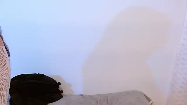 Snapshot of Elle_Lee_ chatting on 06-24-26, 03:43 Elle Lee online show from 06-24-26, 03:43