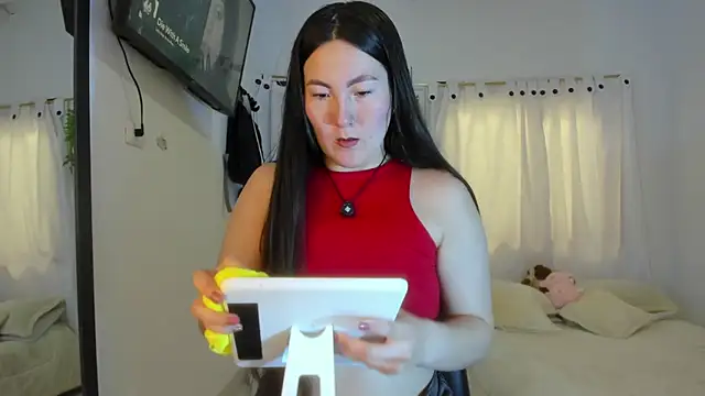 Elle Lee  online show from 10-06-25, 03:46