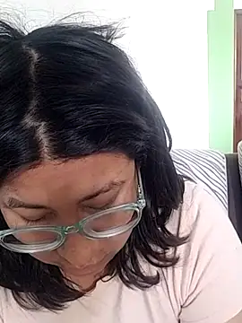 sarah12333 online show from 07-10-26, 06:30
