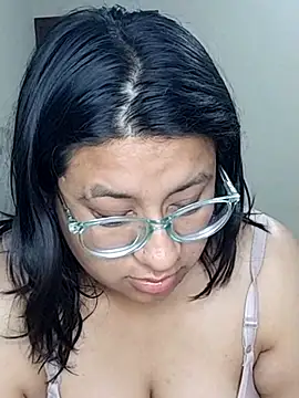 sarah12333 online show from 07-09-26, 02:56