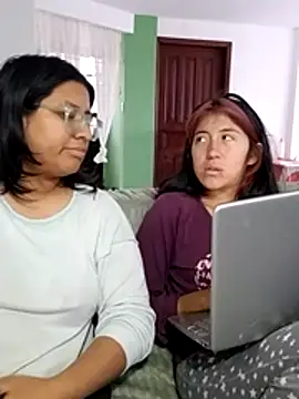 sarah12333 online show from 07-18-26, 11:13