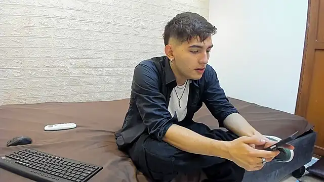 DiegoRogue  online show from 12-18-24, 01:12