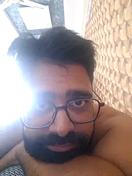 Snapshot of bewolf_17 chatting on 09-29-25, 03:46 bewolf 17 online show from 09-29-25, 03:46