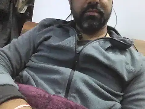 Snapshot of bewolf_17 chatting on 01-04-25, 06:09 bewolf 17 online show from 01-04-25, 06:09