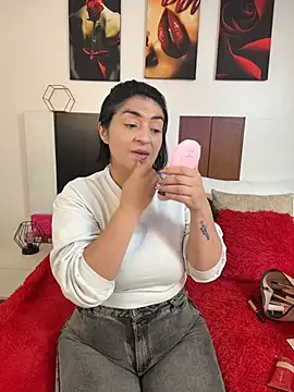 Snapshot of karenlennox1 chatting on 07-06-26, 10:56 karenlennox1 online show from 07-06-26, 10:56