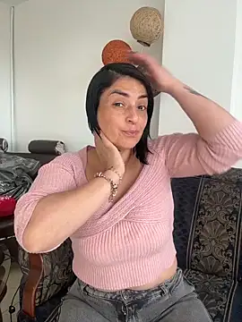 Snapshot of karenlennox1 chatting on 02-20-26, 10:33 karenlennox1 online show from 02-20-26, 10:33