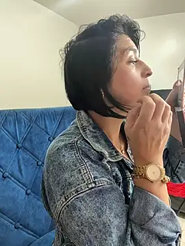 Snapshot of karenlennox1 chatting on 02-14-26, 08:31 karenlennox1 online show from 02-14-26, 08:31