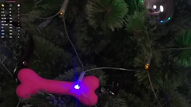 Snapshot of EdlinHargus chatting on 12-21-25, 02:03 EdlinHargus online show from 12-21-25, 02:03