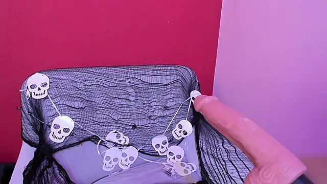 Kate bunny  online show from 10-30-25, 09:51