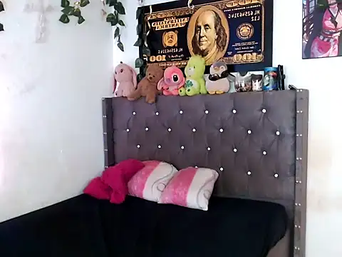 Snapshot of stefanny_hot03 chatting on 11-16-25, 04:23 stefanny hot03 online show from 11-16-25, 04:23