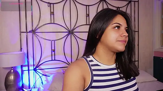 Snapshot of Sophia_wilsonn_ chatting on 12-20-25, 11:24 Sophia wilsonn online show from 12-20-25, 11:24