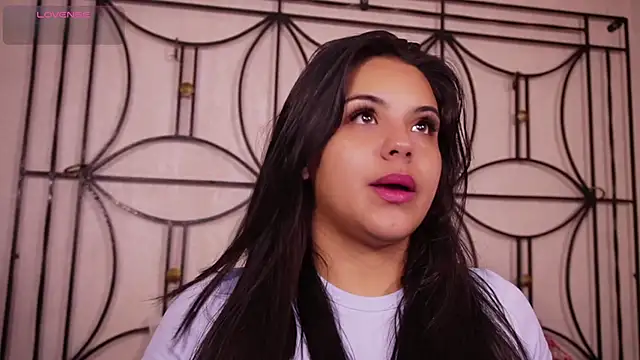 Snapshot of Sophia_wilsonn_ chatting on 12-03-25, 11:09 Sophia wilsonn online show from 12-03-25, 11:09