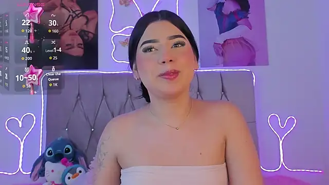 Snapshot of Ashley_piinkk_ chatting on 05-16-26, 04:22 Ashley piinkk online show from 05-16-26, 04:22