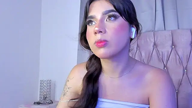 Snapshot of Ashley_piinkk_ chatting on 03-19-25, 04:14 Ashley piinkk  online show from 03-19-25, 04:14