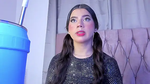 Snapshot of Ashley_piinkk_ chatting on 03-20-25, 12:00 Ashley piinkk  online show from 03-20-25, 12:00