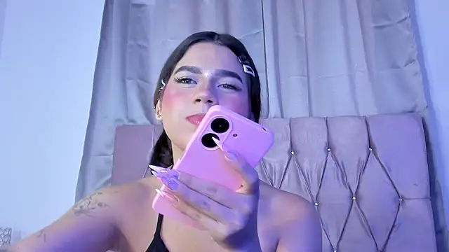 Snapshot of Ashley_piinkk_ chatting on 02-09-25, 03:34 Ashley piinkk  online show from 02-09-25, 03:34