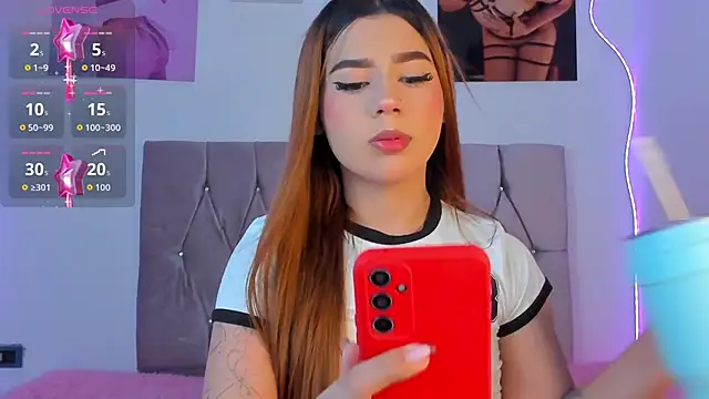 Ashley piinkk  online show from 11-28-25, 10:37