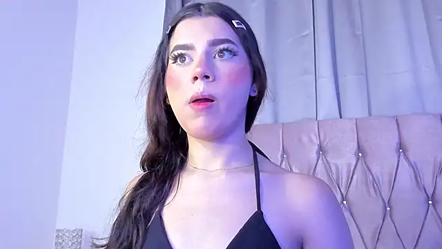 Snapshot of Ashley_piinkk_ chatting on 03-14-25, 05:27 Ashley piinkk  online show from 03-14-25, 05:27