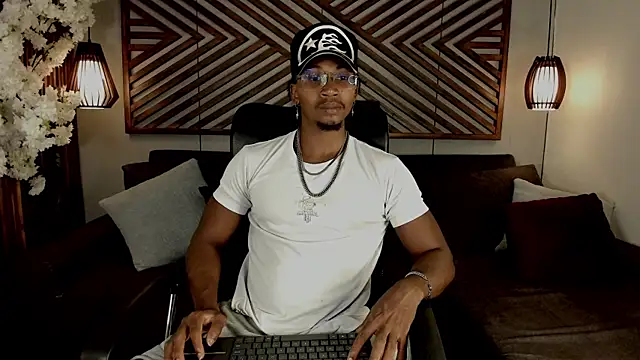 Snapshot of JamalMyst chatting on 05-20-26, 08:39 JamalMyst online show from 05-20-26, 08:39