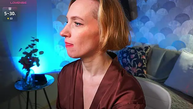 UmaTruewoman online show from 10-25-25, 05:50