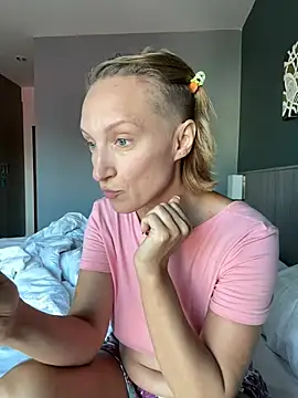 UmaTruewoman online show from 04-12-26, 01:42