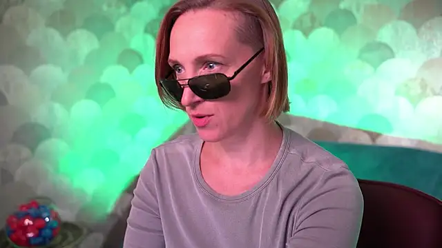 UmaTruewoman online show from 12-23-25, 05:51