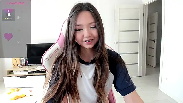 Snapshot of Fluffy_Rose chatting on 07-10-26, 01:49 Fluffy Rose online show from 07-10-26, 01:49