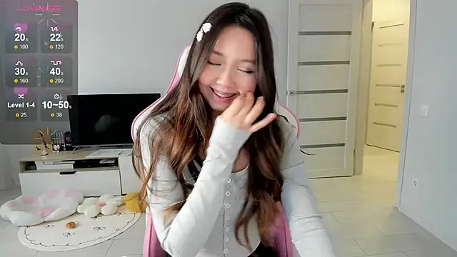 Snapshot of Fluffy_Rose chatting on 05-16-26, 10:36 Fluffy Rose online show from 05-16-26, 10:36