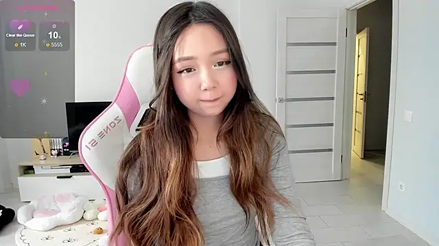 Snapshot of Fluffy_Rose chatting on 05-22-26, 03:04 Fluffy Rose online show from 05-22-26, 03:04